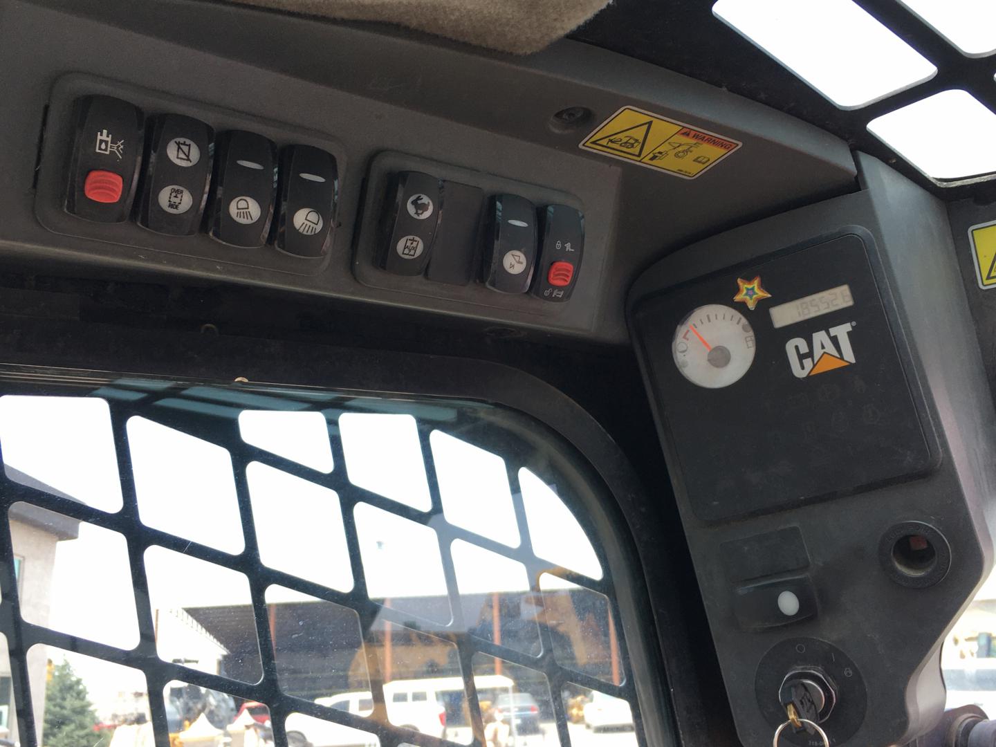 ./imagenes/INVOICE/2019/15200/MINICARGADOR CAT 246C (30).JPG